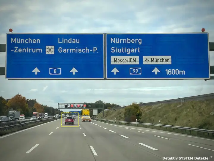 Zielfahrzeug unter Observationskontrolle mit Privatmandat aus München. (Beispielfoto) Detektiv SYSTEM Detektei in München im Einsatz.