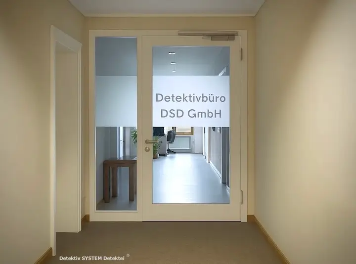 DSD Detektiv SYSTEM Detektei ® GmbH bietet als seriöses Detektivbüro regelmäßig auf Abhörschutz überprüfte Besprechungsräume und einsatzerfahrene sowie kompetente Privatermittler. (Beispielfoto/AI-generated) seriöse Detektei: DSD Detektiv SYSTEM Detektei GmbH