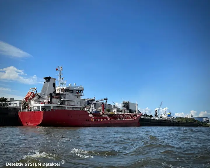 Containerverkehre sind immer wieder von Verlusten durch Diebstahl betroffen. Wirtschaftsdetekteien untersuchen kriminelle Machenschaften zu Land, auf See und im Luftfrachttransport Sektor