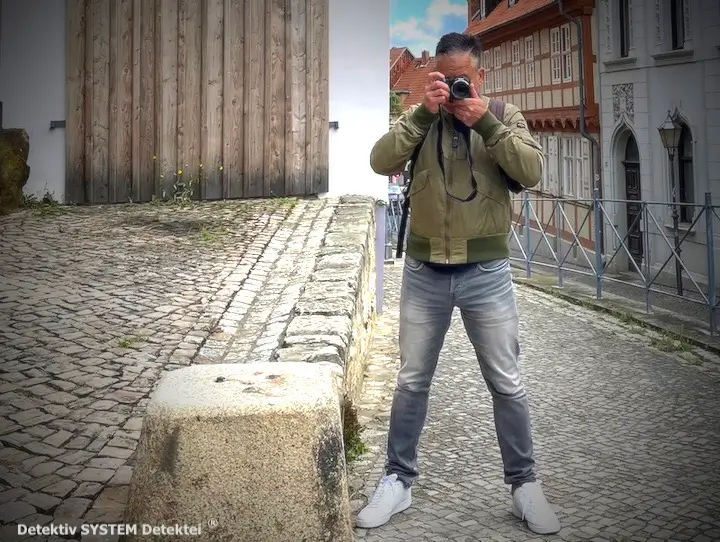 Auftragseinsätze aus wichtigem Anlass in Bad Dürkheim sowie in der Umgebung Dürkheims: DSD Detektivbüro ist breit vernetzt im Operationsgebiet. (Beispielfoto) Privatdetektiv in Bad Dürkheim im anlassbezogenen Beobachtungsdienst