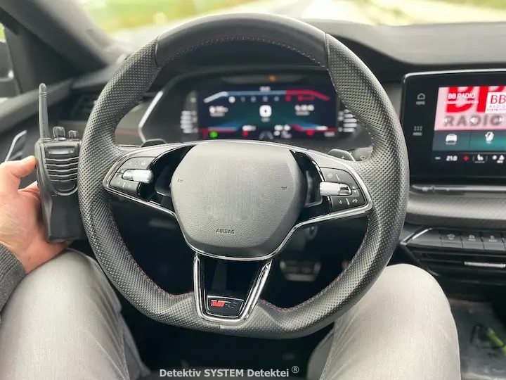 Auf Observationsposten im Grunewald. Detektiv SYSTEM Detektei ® ist berlinerfahren und top equipped. (Beispielfoto) Detektiv SYSTEM Detektei ® in Berlin-Grunewald im Dienst.