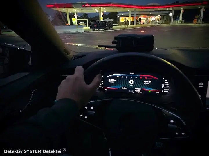 Mobile observationsbasierte Überwachungen - DSD Wirtschaftsdetektive sind auf diese Szenarien spezialisiert und sehr einsatzerfahren. (Beispielfoto) Einsatz der Wirtschaftsdetektive in Augsburg sowie in der Augsburger Umgebung.