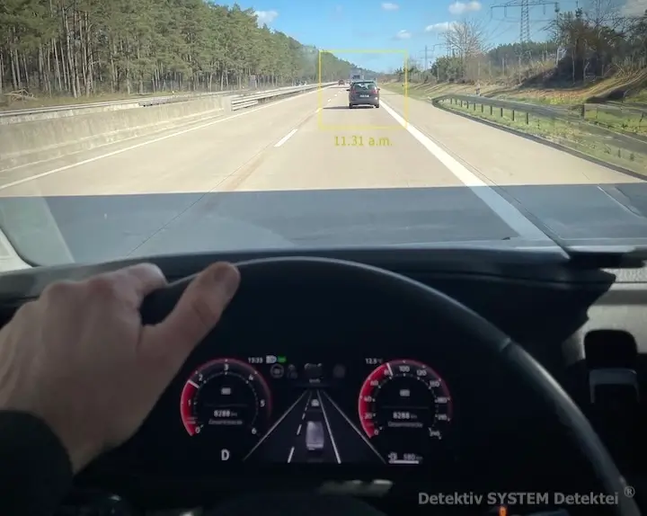 Detektei-Einsatzfahrzeug der Maskierung gemäß Einsatzplanung angepasst. DSD Detektiv SYSTEM Detektei GmbH