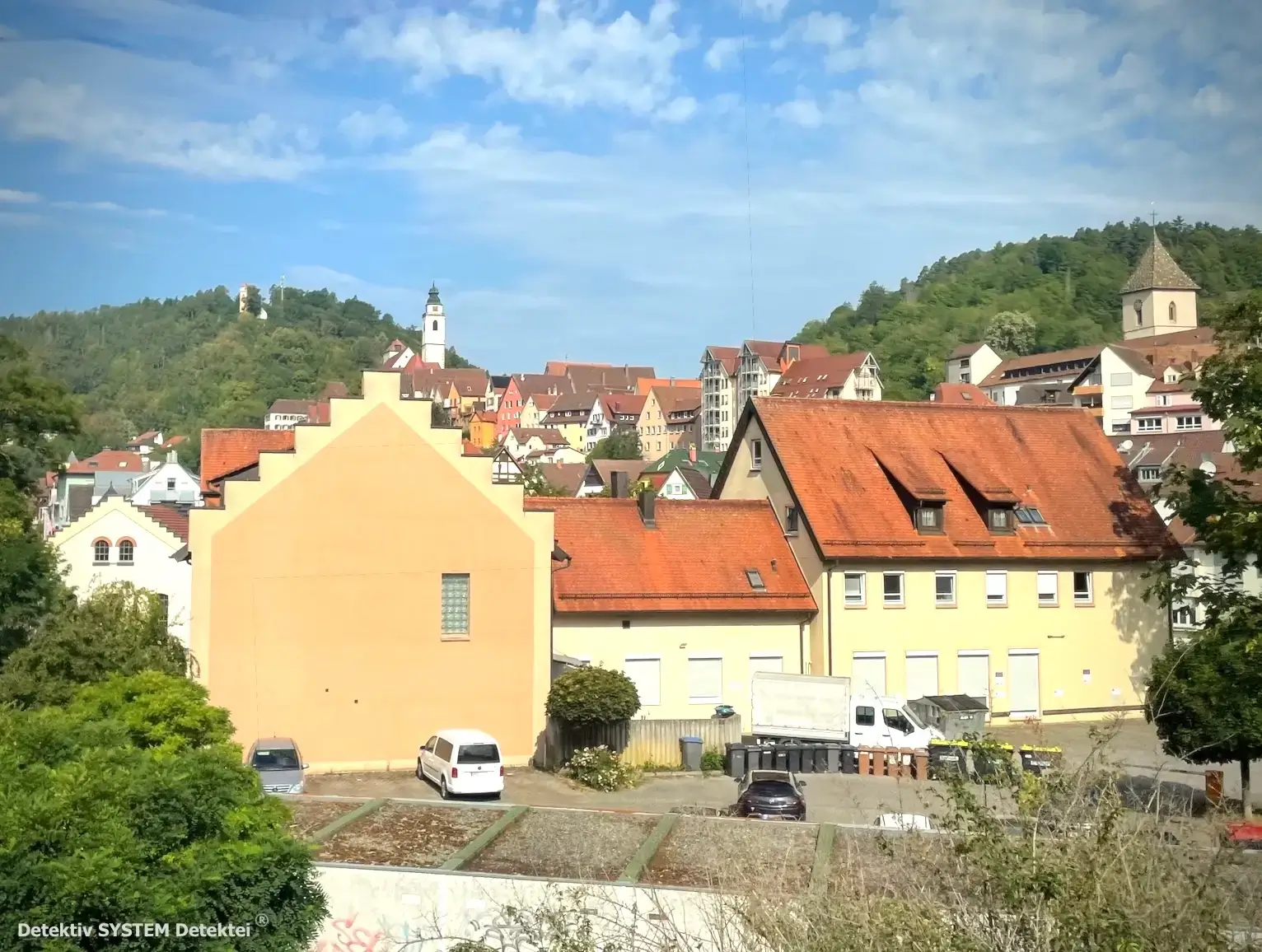 Fallbeispiel: Schwere Verdachtsmomente gegen den ausscheidenden Mitgesellschafter sehen im Raum. Die betroffene Firma aus Horb am Neckar sieht sich gezwungen, anwaltliche und wirtschaftsdetektivische Hilfe in Anspruch zu nehmen. (Beispielfoto) Unternehmen mit Sitz in Horb am Neckar heuert eine Wirtschaftsdetektei aus Frankfurt am Main an.
