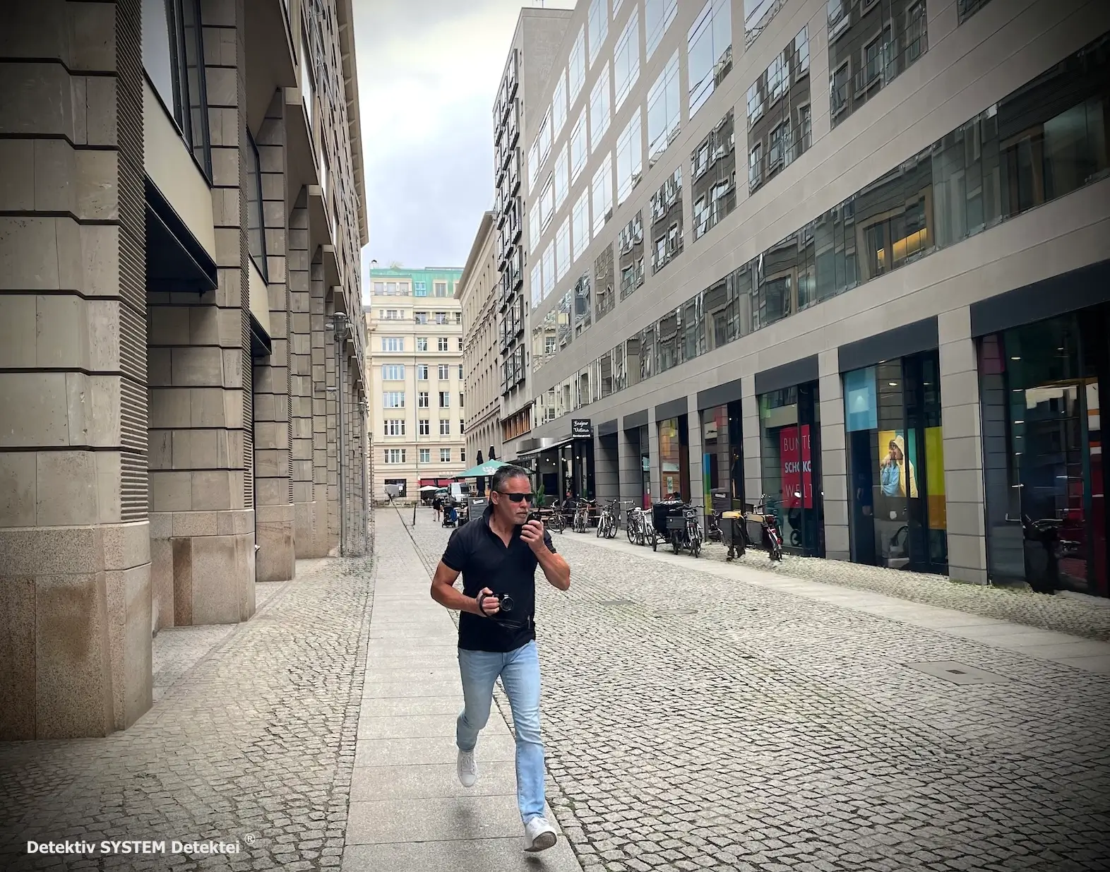 DSD Detektiv SYSTEM Detektei ® GmbH ist in Berlin breit vernetzt und in der gesamten Hauptstadt Deutschlands einsatzerfahren. (Beispielfoto) Scharfer Detektivbüro Einsatz in Berlin. DSD Detektiv SYSTEM Detektei GmbH